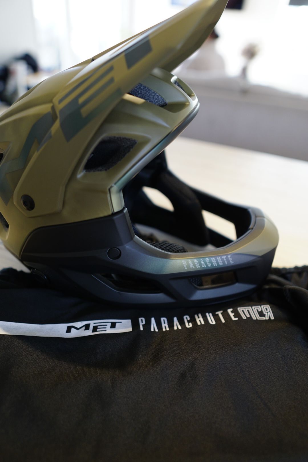 MET Parachute - Ride review